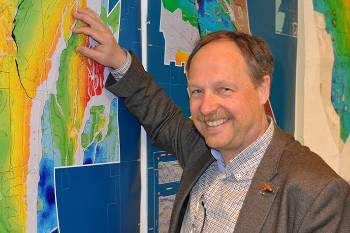 Bjørn Martinsen gikk i fjor fra stillingen som letedirektør i Det norske til Exploration Manager i Ithaca Petroleum Norge. Det betyr at han er den øverste ansvarlige for å bygge en portefølje med gode prospekter. Strategien er i korte trekk å sikre lisenser i Nordsjøen gjennom en kombinasjon av farm-ins og tildelinger i TFO-rundene i områder der vi vet det er generert olje. Foto: Halfdan Carstens