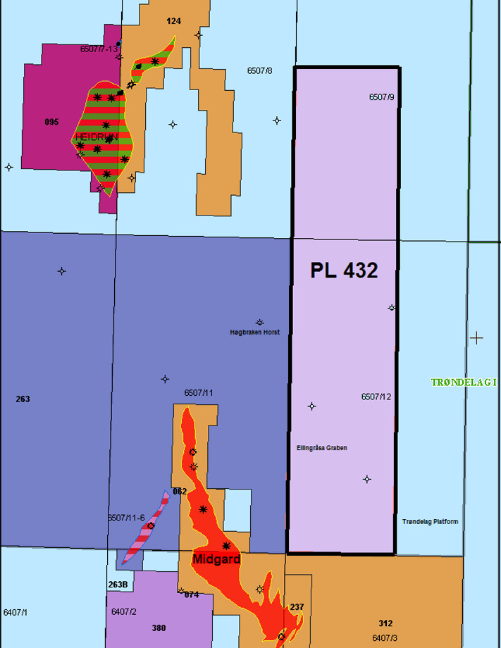 Pertra fikk i januar tildelt en lisens utenfor Midt-Norge i blokkene 6507/9 og 6507/12. Blokk 6507/12 har tidligere vært lisensiert til Saga Petroleum som boret tre brønner uten å gjøre funn av verken gass eller olje. Lisensen ligger i kort avstand fra flere felt, og også i kort avstand fra et dypt basseng hvor det helt sikkert har blitt og fremdeles blir dannet olje. Spørsmålet som geologene i Pertra stilte var hvor denne olje har blitt av. Hvor har den tatt veien? De tre tørre brønnene viser at den ikke har migrert inn i høydedragene. Men den kan ha blitt ansamlet i sandlegemer som ligger i skråningen nedenfor høydene. © Pertra
