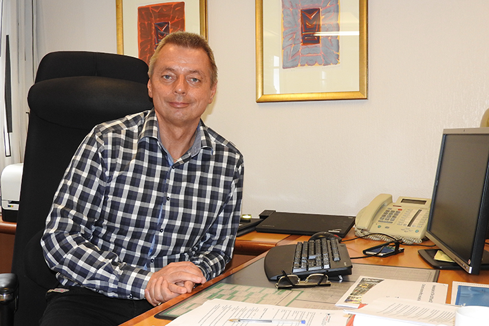 Dag Larsen har ledet Titania siden 2009. Før det var han på Stjernøy i Finnmark i tolv år og A/S Sydvaranger i ni år. Foto: Halfdan Carstens