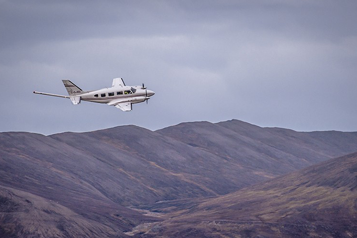 Flymålingene utenfor Svalbard blir også en del av prsojektet EPOS. Prosjektet har som mål å overvåke jordens indre deformasjonsprosesser - og kartlegge konsekvensene for jordoverflaten. Foto: Yannick Belley, Novatem